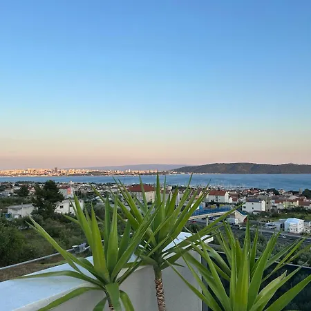Magnificent Lux View Apartment *